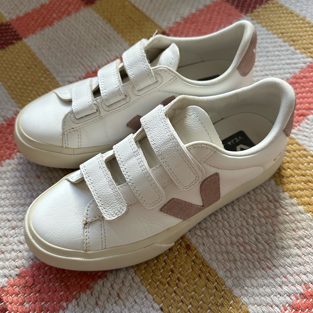 VEJA Recife low-top Velcro sneakers
